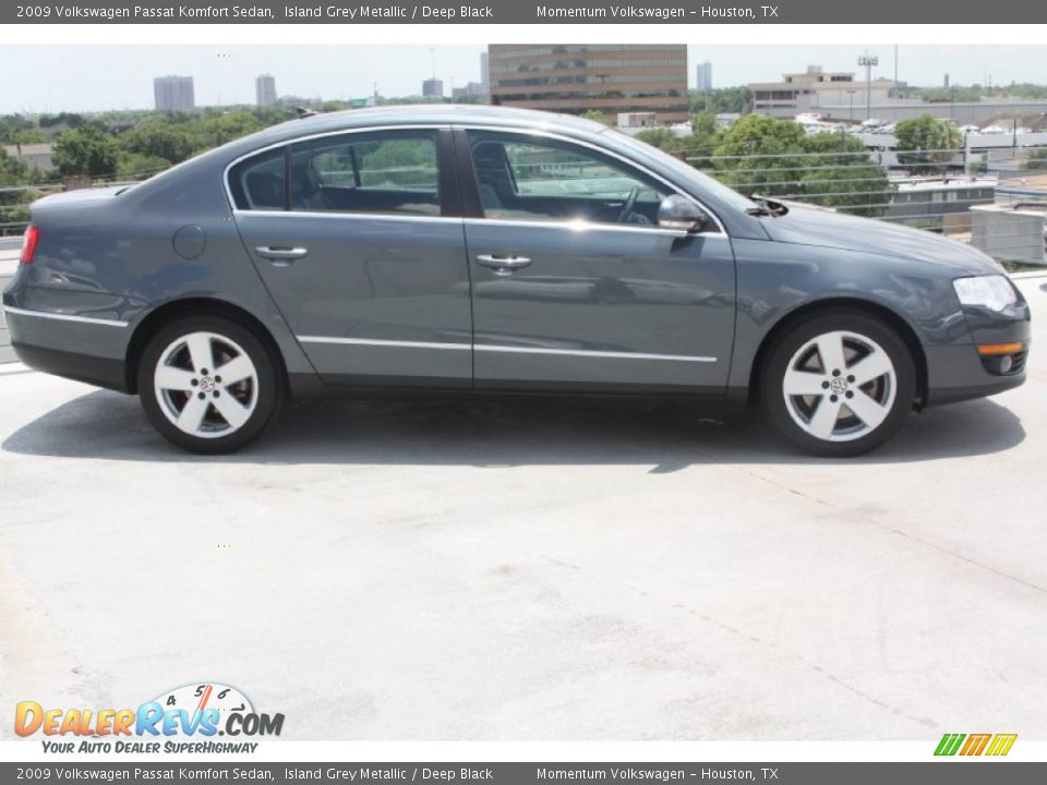 2009 Volkswagen Passat Komfort Sedan Island Grey Metallic / Deep Black Photo #11