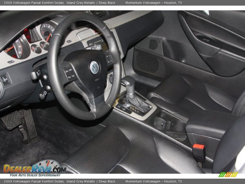 2009 Volkswagen Passat Komfort Sedan Island Grey Metallic / Deep Black Photo #13