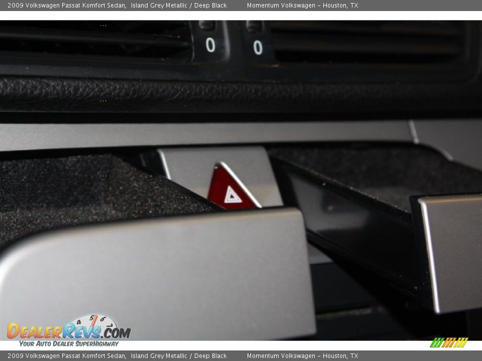 2009 Volkswagen Passat Komfort Sedan Island Grey Metallic / Deep Black Photo #21