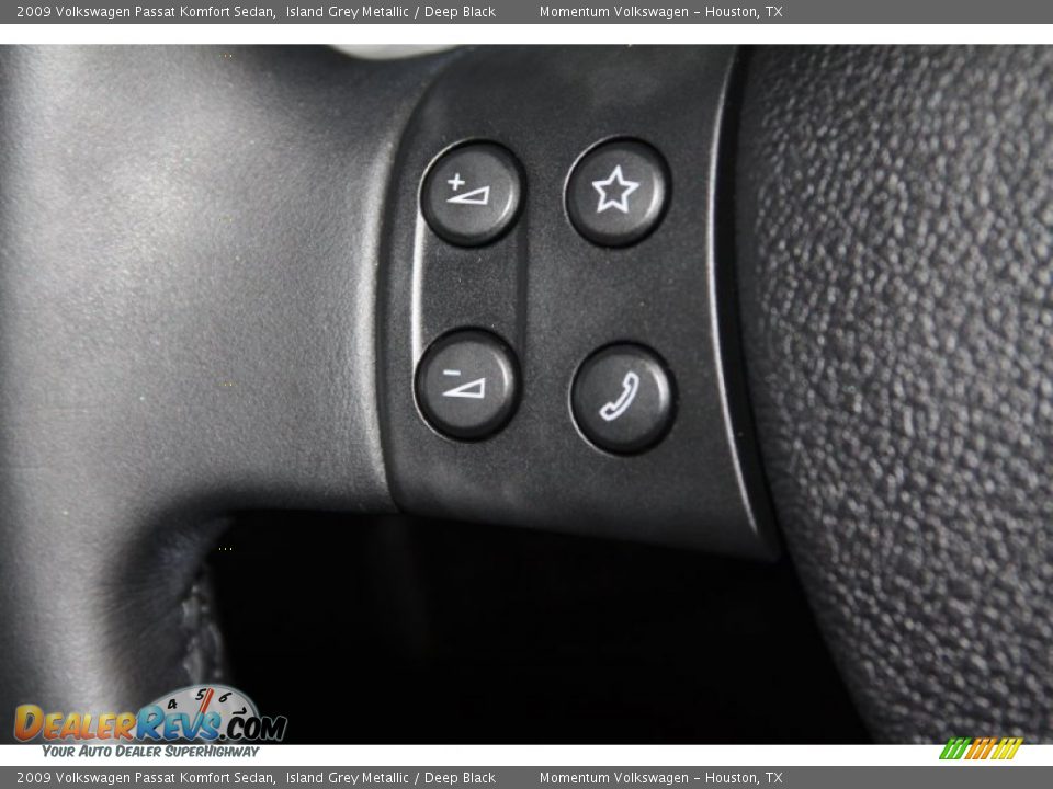2009 Volkswagen Passat Komfort Sedan Island Grey Metallic / Deep Black Photo #26