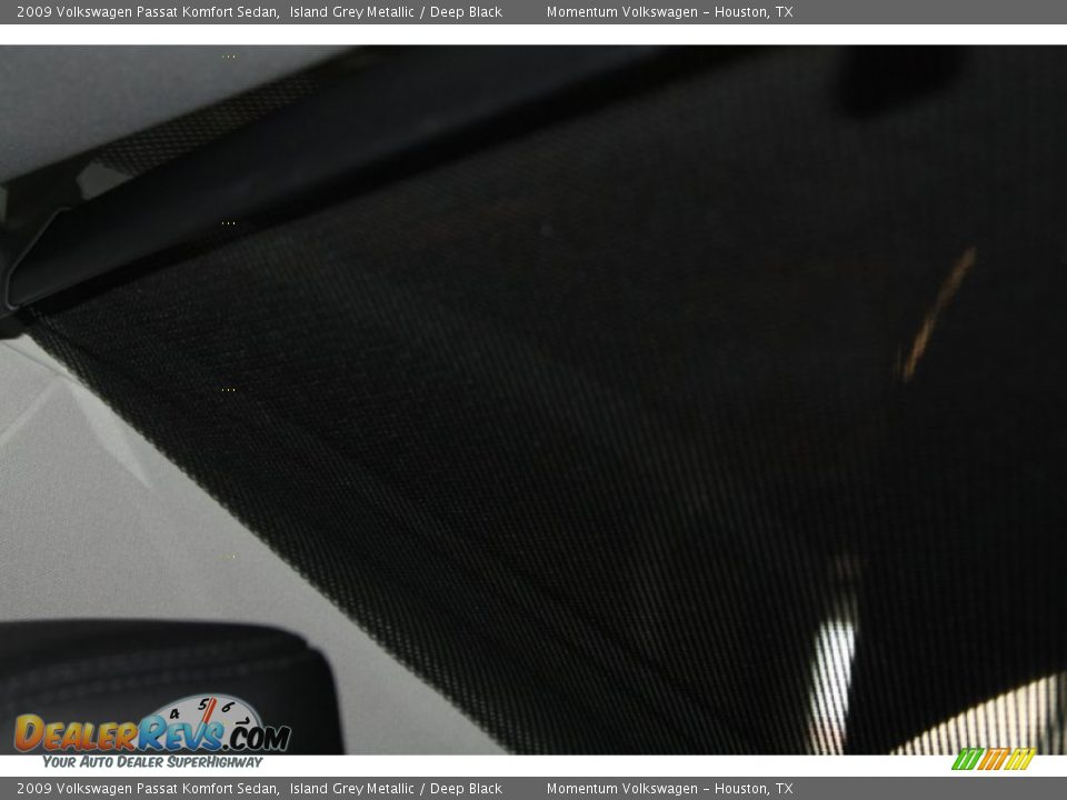 2009 Volkswagen Passat Komfort Sedan Island Grey Metallic / Deep Black Photo #33