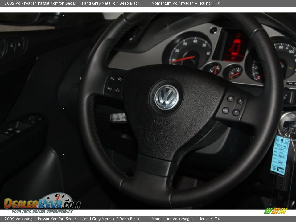 2009 Volkswagen Passat Komfort Sedan Island Grey Metallic / Deep Black Photo #36