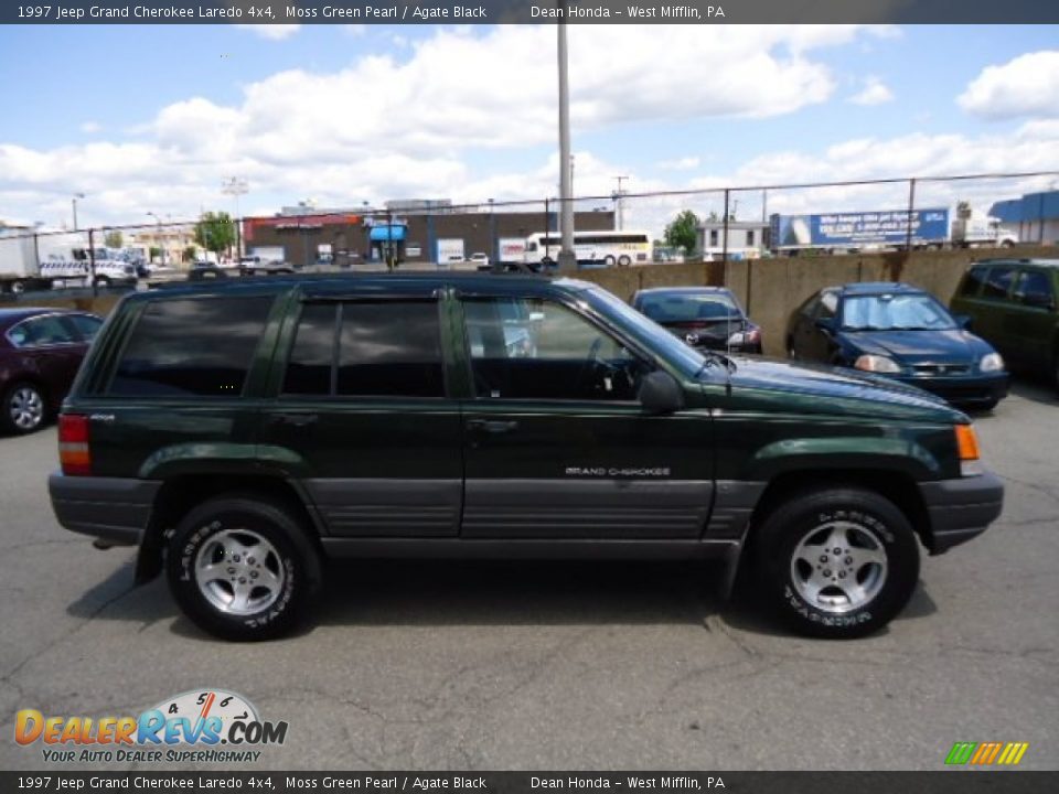 1997 Jeep Grand Cherokee Laredo 4x4 Moss Green Pearl / Agate Black Photo #5