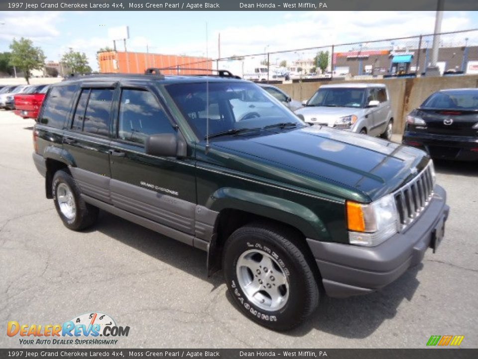 1997 Jeep Grand Cherokee Laredo 4x4 Moss Green Pearl / Agate Black Photo #6