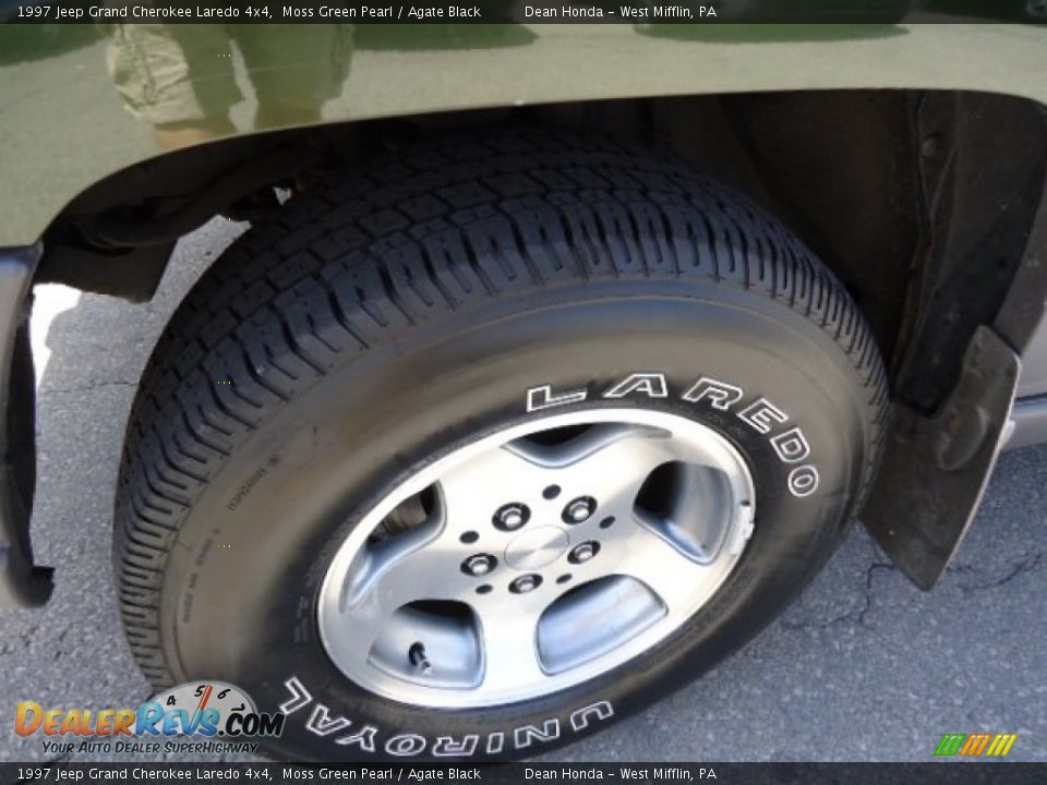 1997 Jeep Grand Cherokee Laredo 4x4 Moss Green Pearl / Agate Black Photo #9