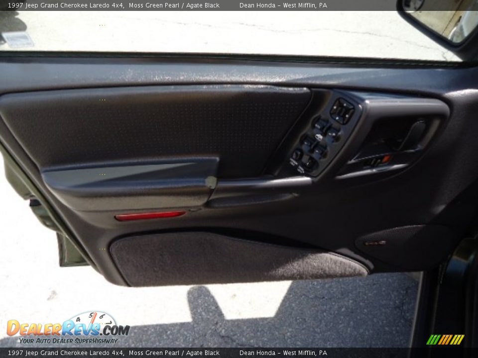 1997 Jeep Grand Cherokee Laredo 4x4 Moss Green Pearl / Agate Black Photo #14