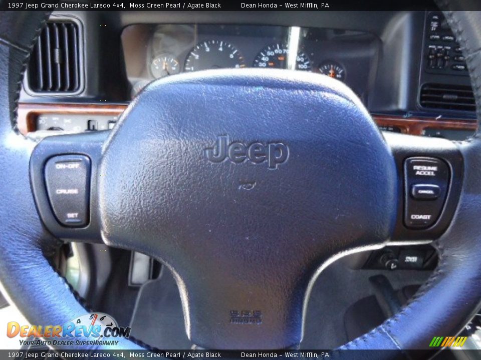 1997 Jeep Grand Cherokee Laredo 4x4 Moss Green Pearl / Agate Black Photo #18