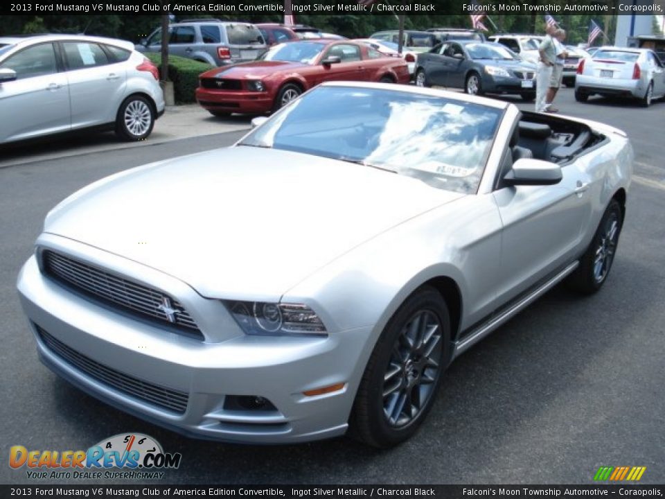 Front 3/4 View of 2013 Ford Mustang V6 Mustang Club of America Edition Convertible Photo #4