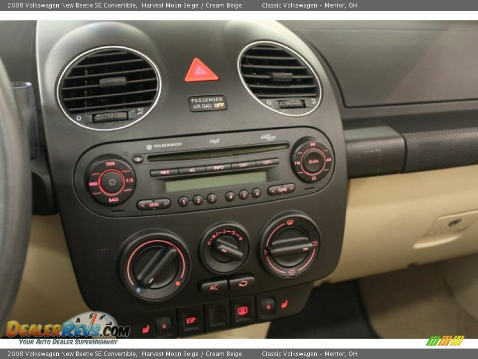 2008 Volkswagen New Beetle SE Convertible Harvest Moon Beige / Cream Beige Photo #13