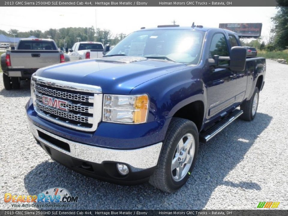 Front 3/4 View of 2013 GMC Sierra 2500HD SLE Extended Cab 4x4 Photo #3