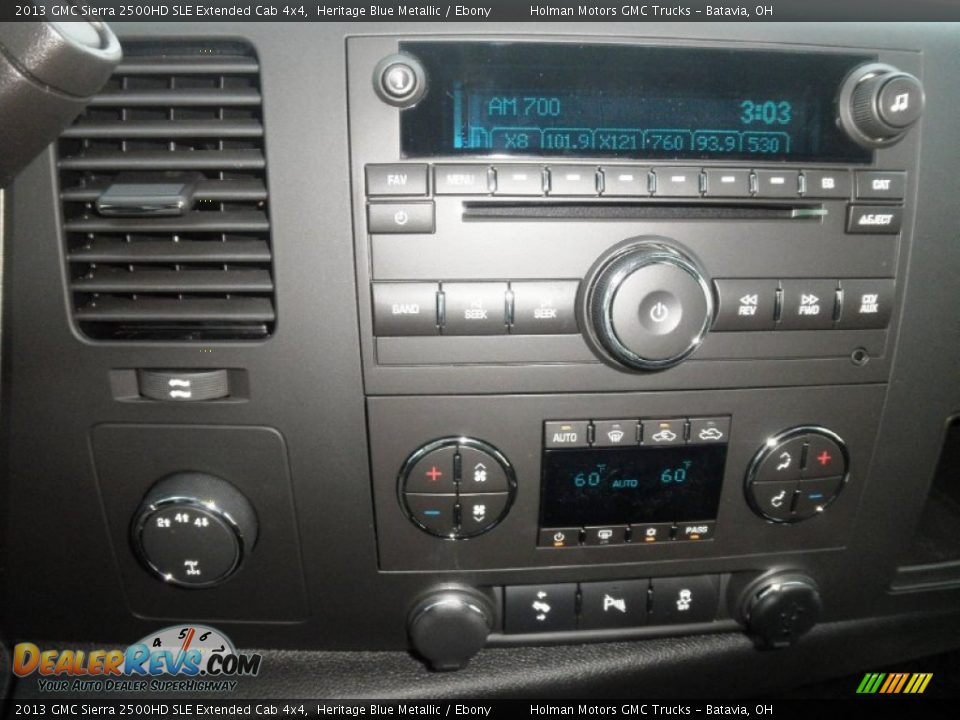 Controls of 2013 GMC Sierra 2500HD SLE Extended Cab 4x4 Photo #6