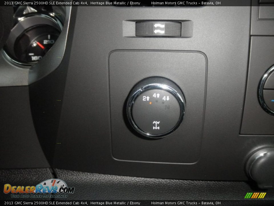 Controls of 2013 GMC Sierra 2500HD SLE Extended Cab 4x4 Photo #7