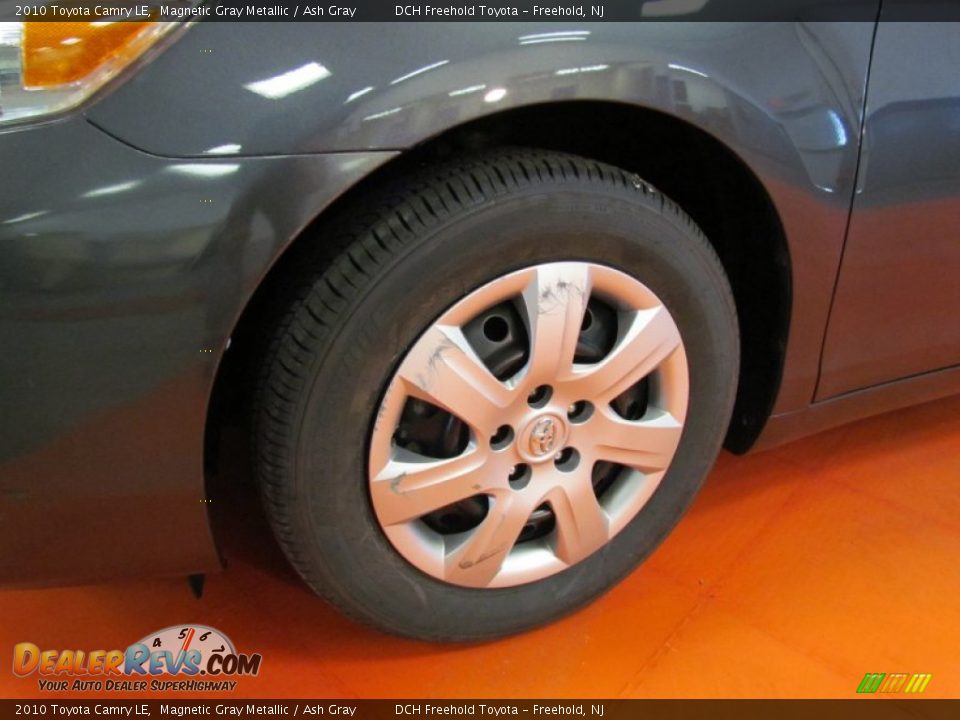 2010 Toyota Camry LE Magnetic Gray Metallic / Ash Gray Photo #3