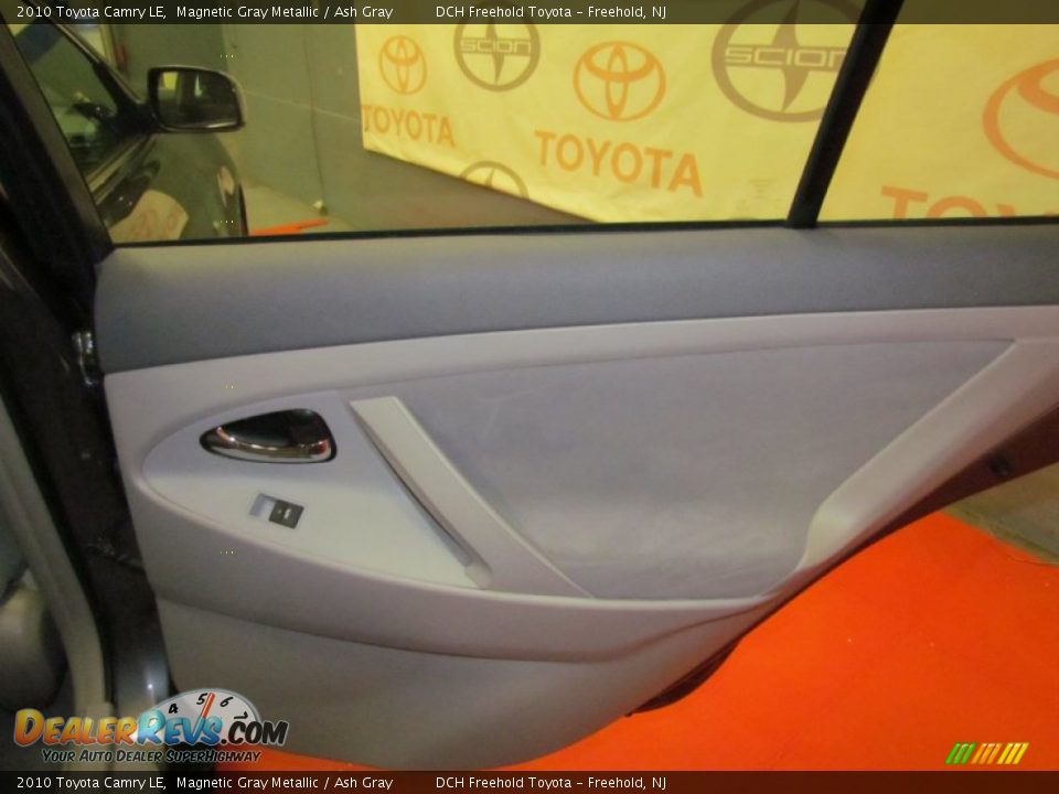 2010 Toyota Camry LE Magnetic Gray Metallic / Ash Gray Photo #18