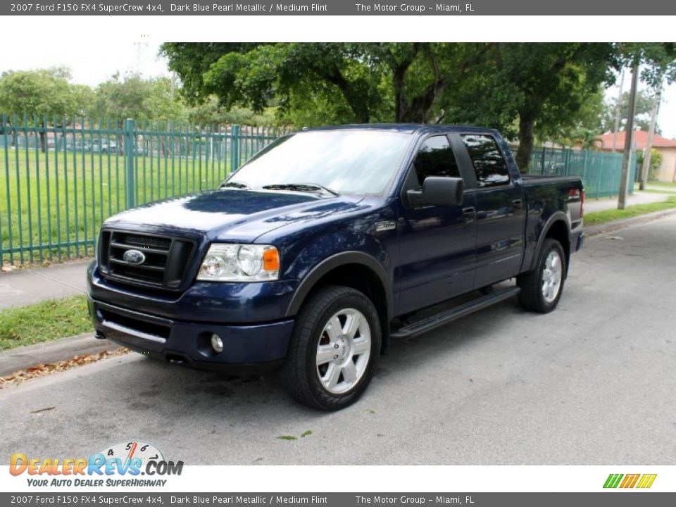 Front 3/4 View of 2007 Ford F150 FX4 SuperCrew 4x4 Photo #1