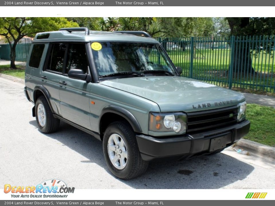 2004 Land Rover Discovery S Vienna Green / Alpaca Beige Photo #2