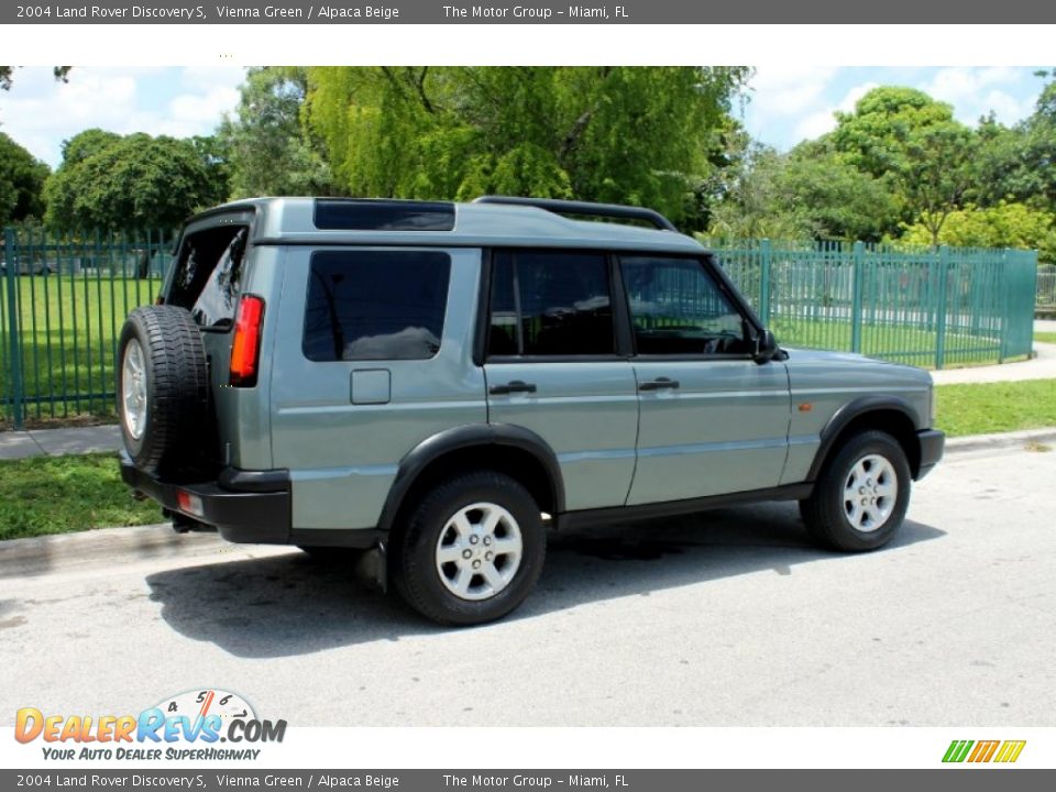 2004 Land Rover Discovery S Vienna Green / Alpaca Beige Photo #8