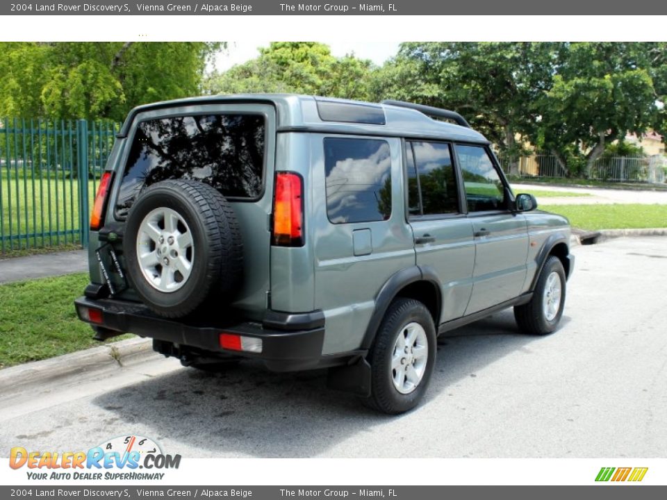 2004 Land Rover Discovery S Vienna Green / Alpaca Beige Photo #10