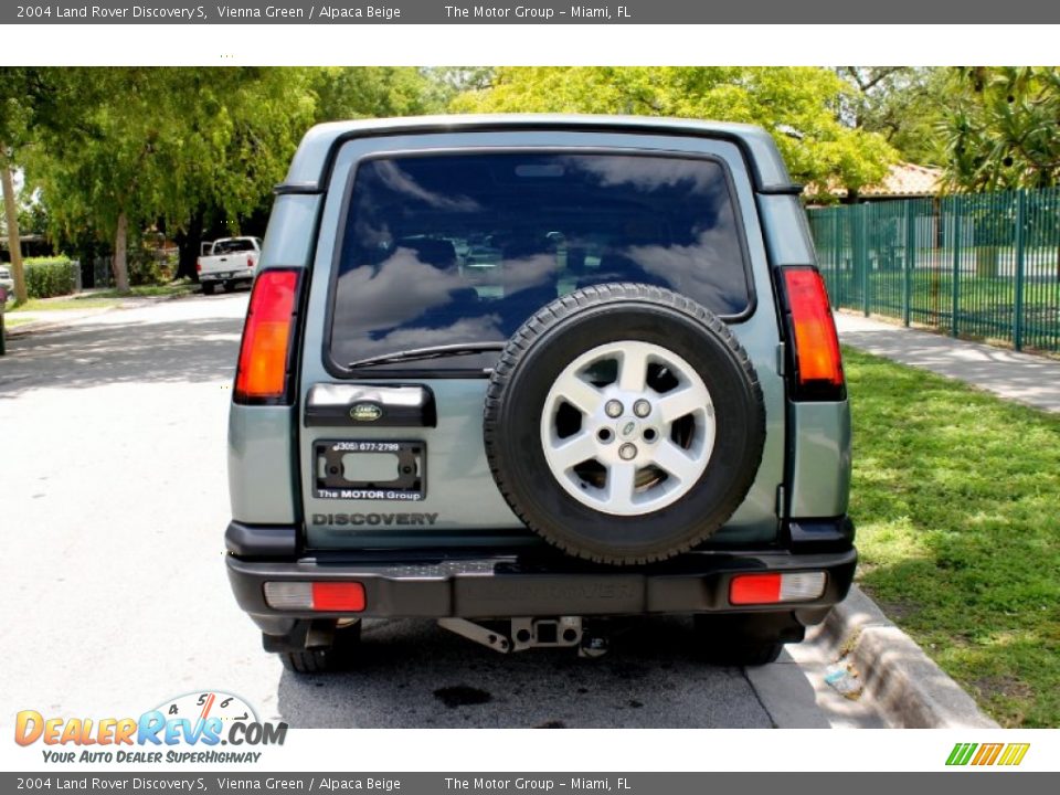 2004 Land Rover Discovery S Vienna Green / Alpaca Beige Photo #12