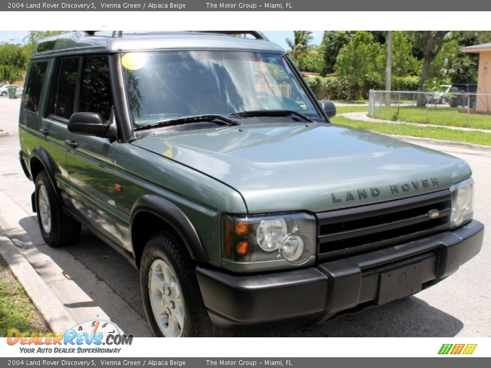 2004 Land Rover Discovery S Vienna Green / Alpaca Beige Photo #13