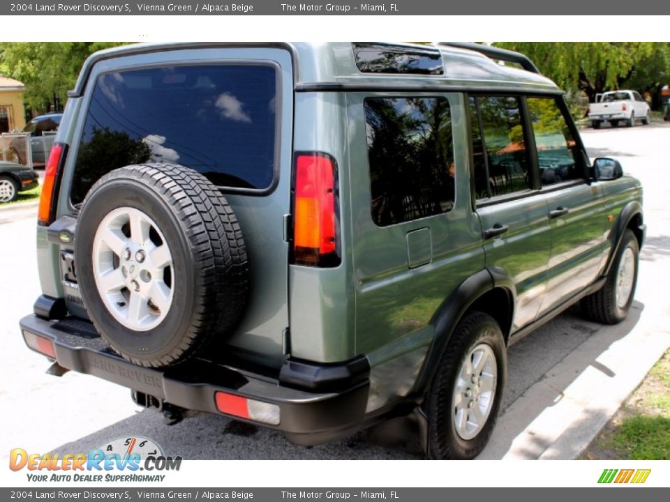 2004 Land Rover Discovery S Vienna Green / Alpaca Beige Photo #16
