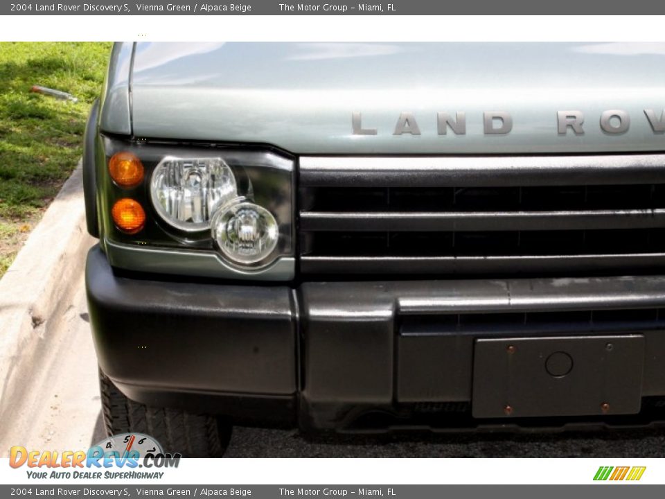 2004 Land Rover Discovery S Vienna Green / Alpaca Beige Photo #17