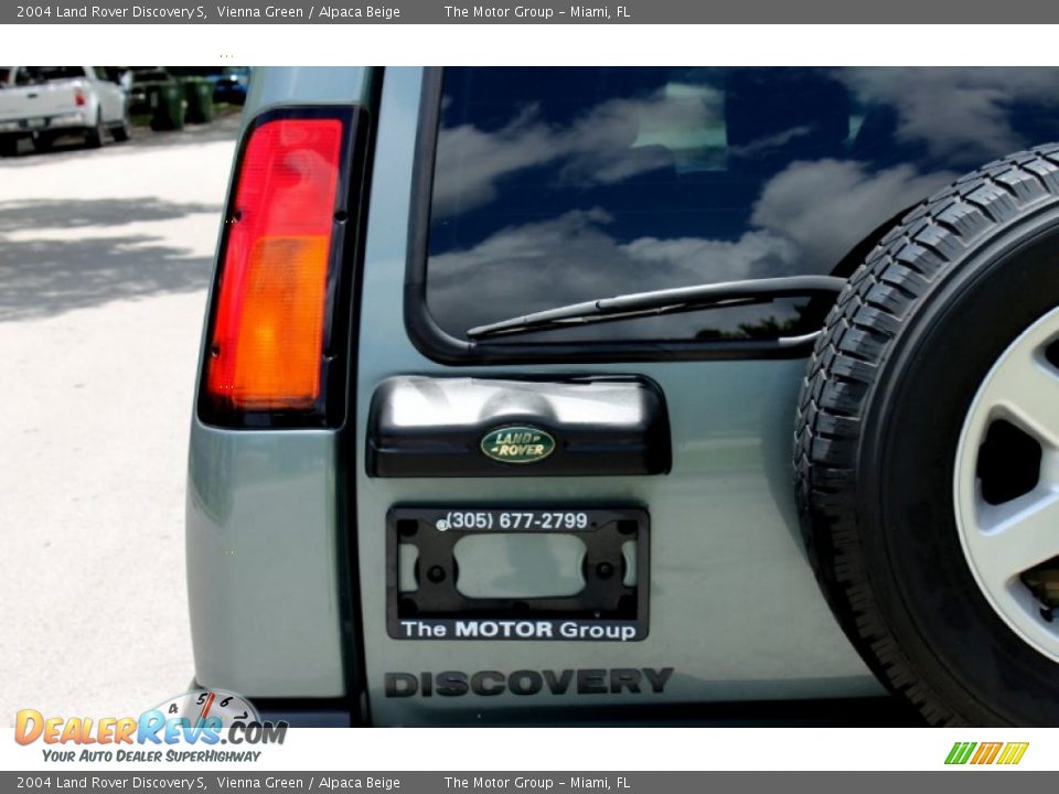 2004 Land Rover Discovery S Vienna Green / Alpaca Beige Photo #19