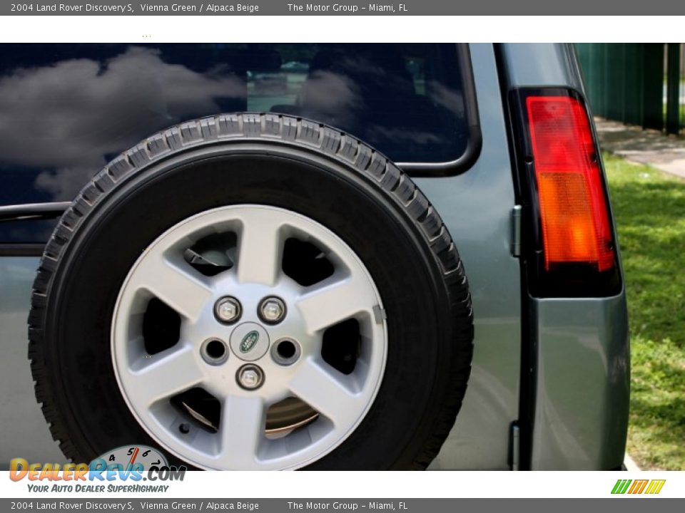 2004 Land Rover Discovery S Vienna Green / Alpaca Beige Photo #20