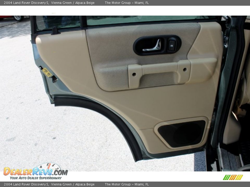 Door Panel of 2004 Land Rover Discovery S Photo #29