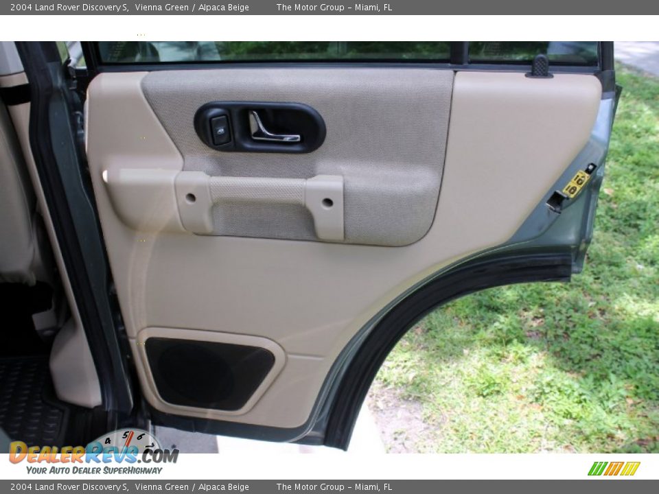 Door Panel of 2004 Land Rover Discovery S Photo #30