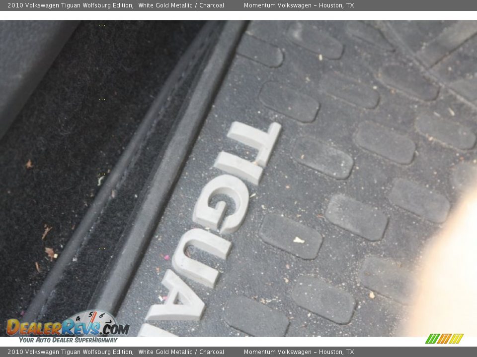 2010 Volkswagen Tiguan Wolfsburg Edition White Gold Metallic / Charcoal Photo #18
