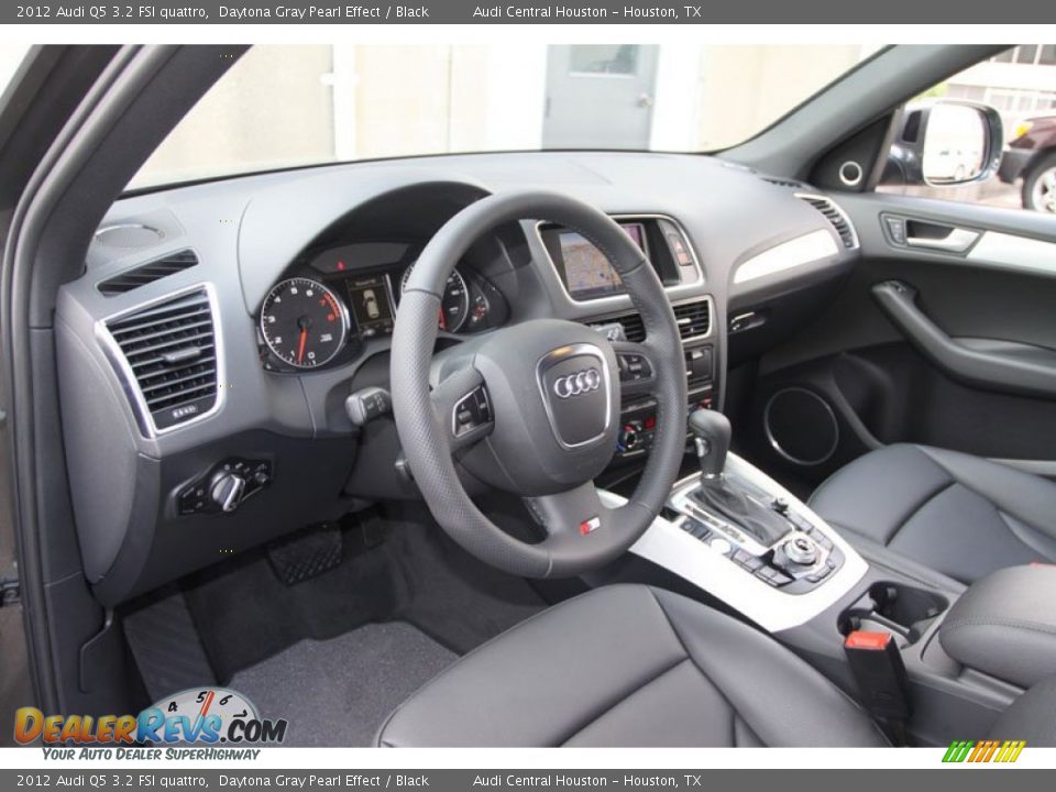 Black Interior - 2012 Audi Q5 3.2 FSI quattro Photo #11