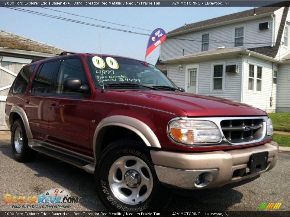 Front 3/4 View of 2000 Ford Explorer Eddie Bauer 4x4 Photo #1