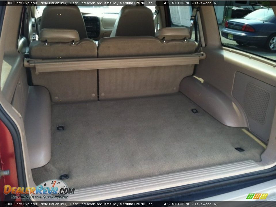 2000 Ford Explorer Eddie Bauer 4x4 Trunk Photo #12