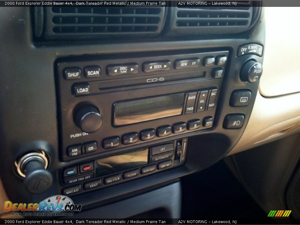 Audio System of 2000 Ford Explorer Eddie Bauer 4x4 Photo #29