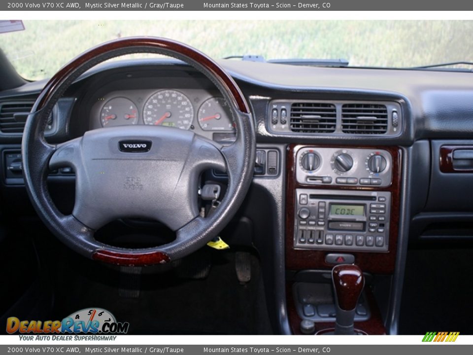 2000 Volvo V70 XC AWD Mystic Silver Metallic / Gray/Taupe Photo #10