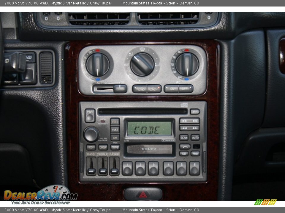 2000 Volvo V70 XC AWD Mystic Silver Metallic / Gray/Taupe Photo #11