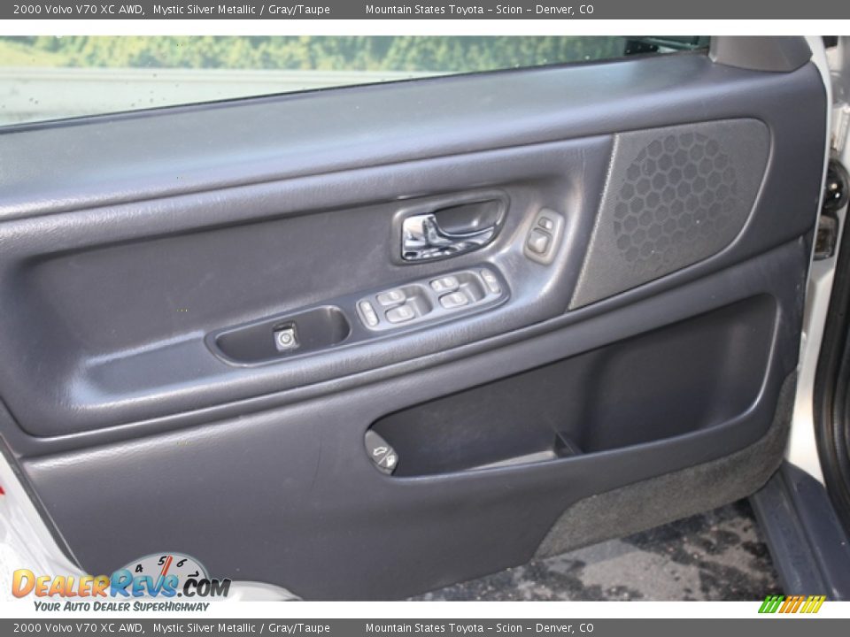 2000 Volvo V70 XC AWD Mystic Silver Metallic / Gray/Taupe Photo #15