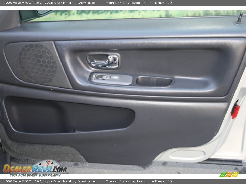 2000 Volvo V70 XC AWD Mystic Silver Metallic / Gray/Taupe Photo #16