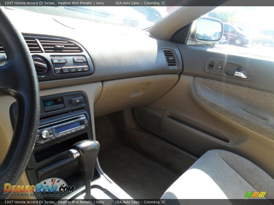 1997 Honda Accord EX Sedan Heather Mist Metallic / Ivory Photo #12