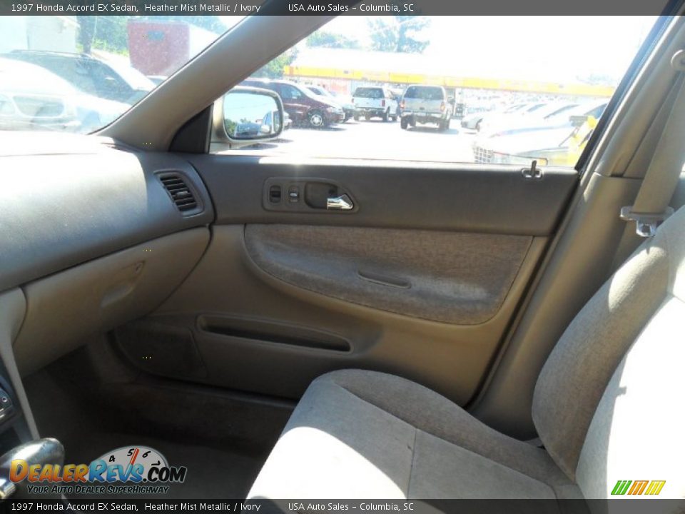 1997 Honda Accord EX Sedan Heather Mist Metallic / Ivory Photo #13
