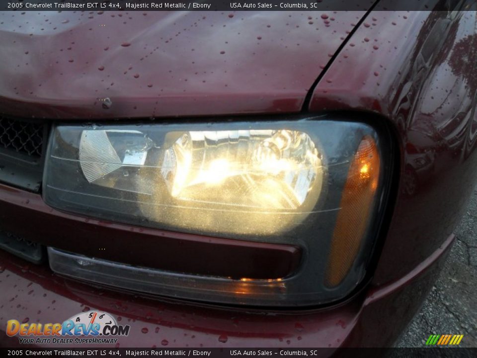 2005 Chevrolet TrailBlazer EXT LS 4x4 Majestic Red Metallic / Ebony Photo #4