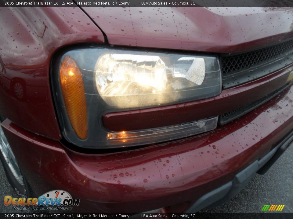 2005 Chevrolet TrailBlazer EXT LS 4x4 Majestic Red Metallic / Ebony Photo #7