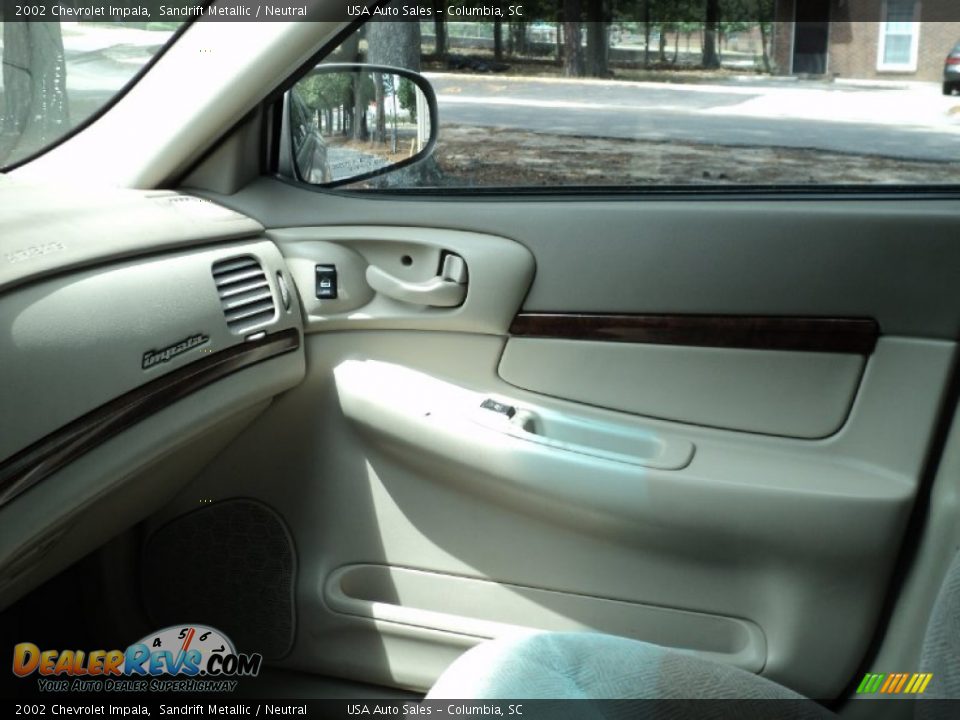 2002 Chevrolet Impala Sandrift Metallic / Neutral Photo #17
