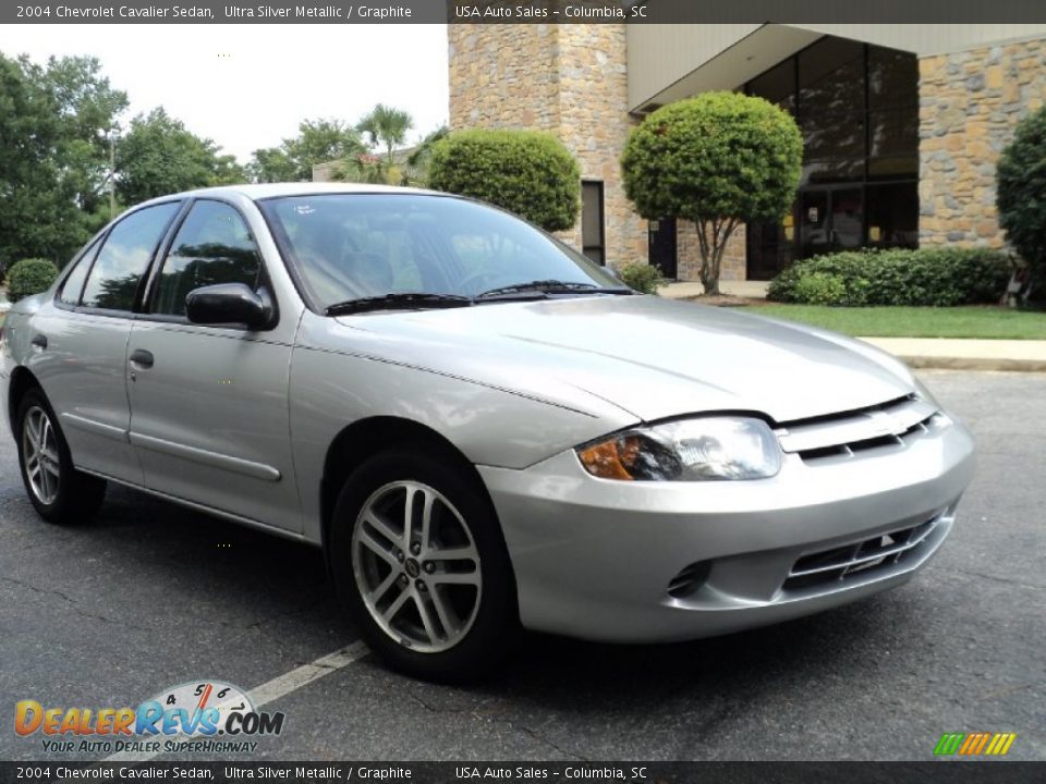 2004 Chevrolet Cavalier Sedan Ultra Silver Metallic / Graphite Photo #2