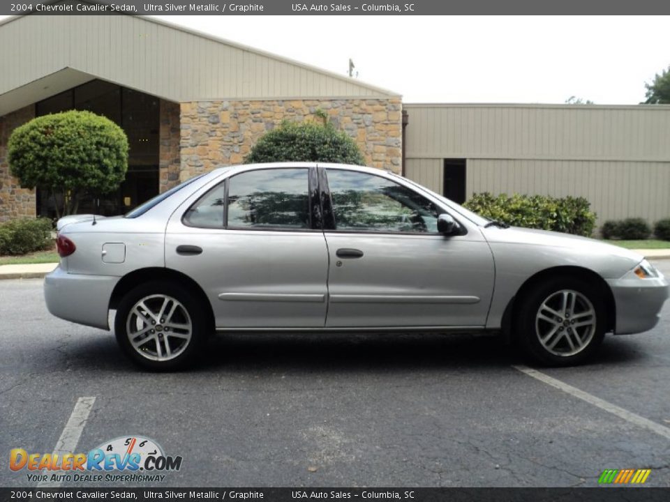 2004 Chevrolet Cavalier Sedan Ultra Silver Metallic / Graphite Photo #3
