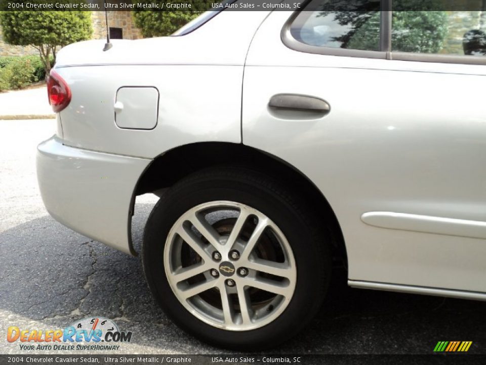 2004 Chevrolet Cavalier Sedan Ultra Silver Metallic / Graphite Photo #6