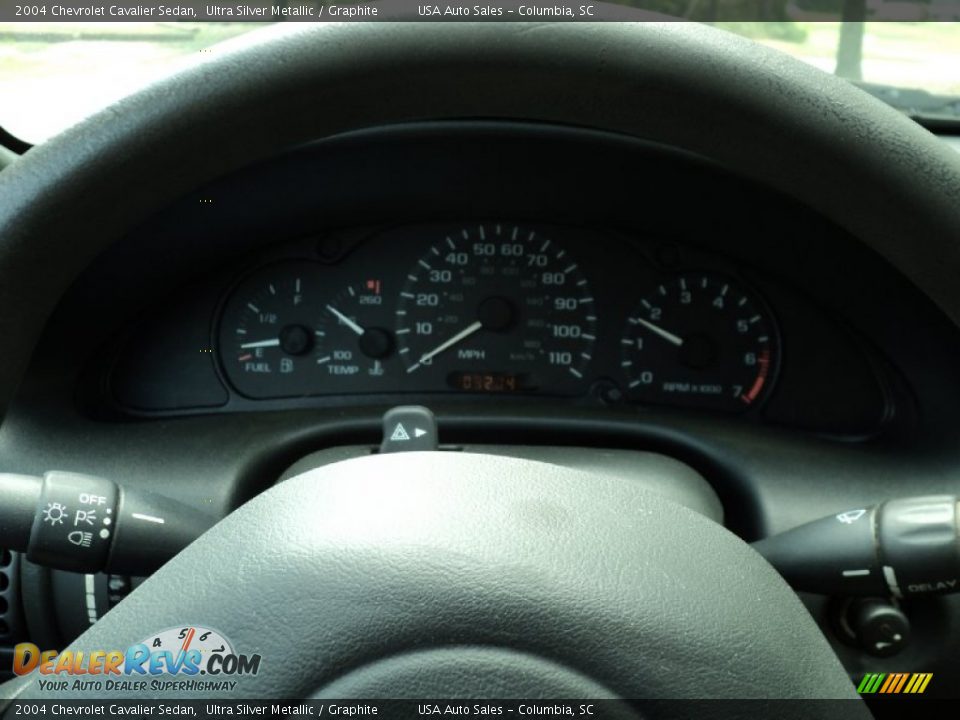 2004 Chevrolet Cavalier Sedan Ultra Silver Metallic / Graphite Photo #10