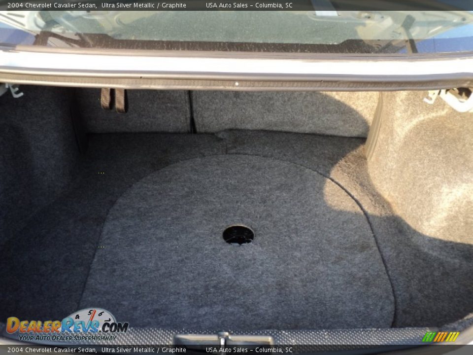 2004 Chevrolet Cavalier Sedan Ultra Silver Metallic / Graphite Photo #17