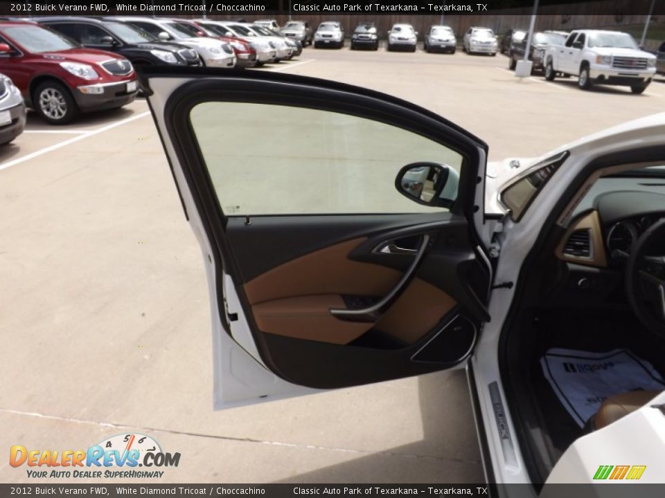 2012 Buick Verano FWD White Diamond Tricoat / Choccachino Photo #16